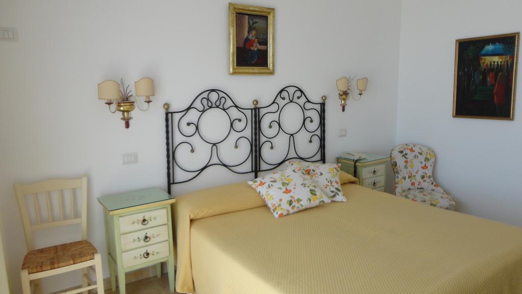 Hotel Villa Mora Giardini Naxos Exterior photo