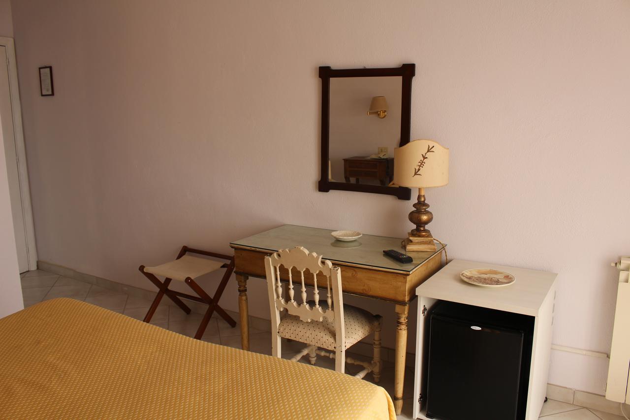 Hotel Villa Mora Giardini Naxos Exterior photo