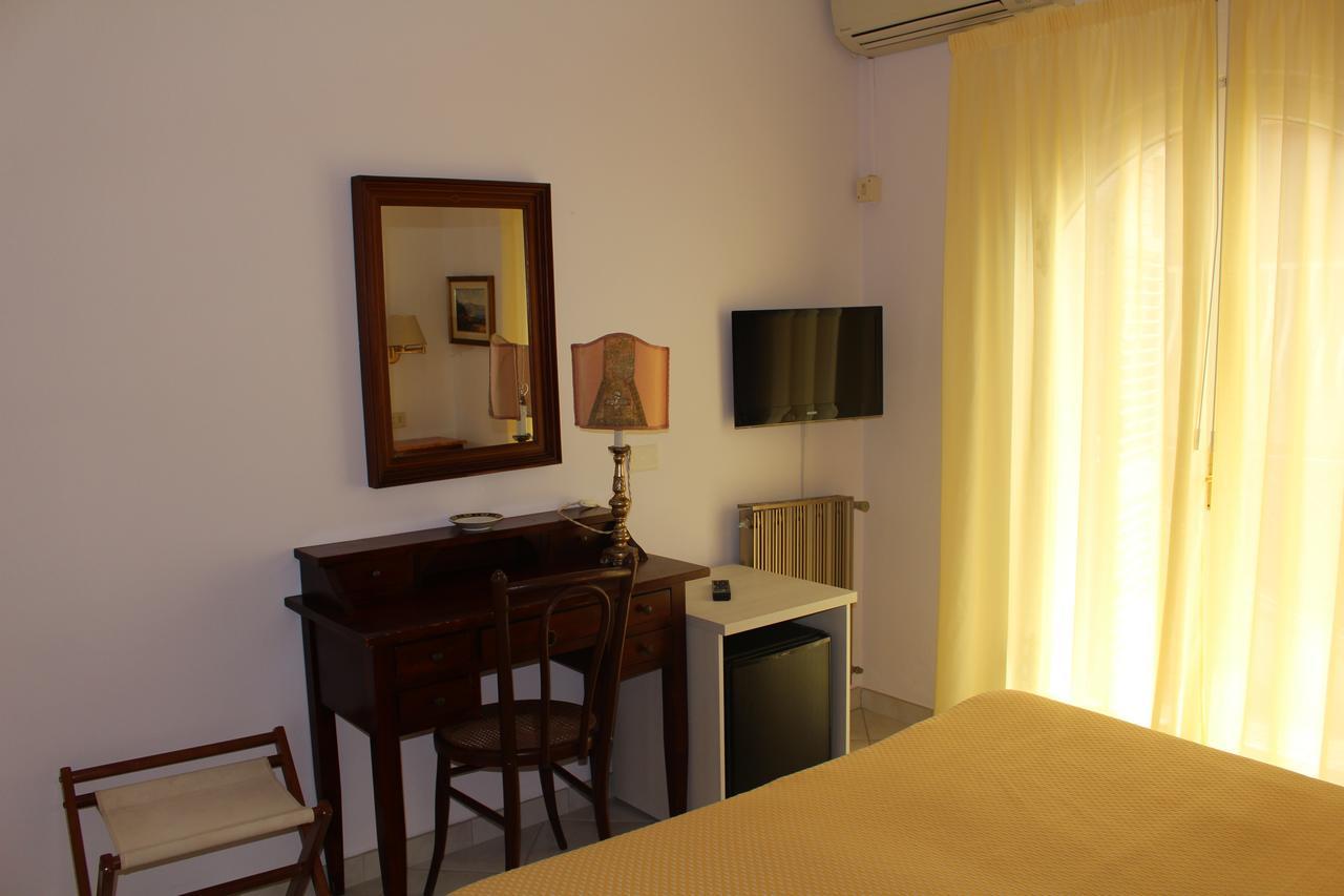 Hotel Villa Mora Giardini Naxos Exterior photo