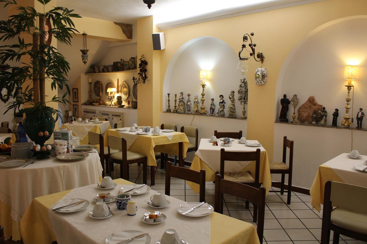 Hotel Villa Mora Giardini Naxos Exterior photo