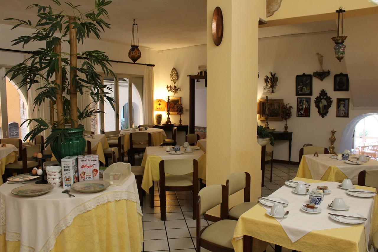 Hotel Villa Mora Giardini Naxos Exterior photo