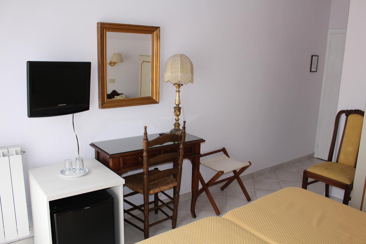 Hotel Villa Mora Giardini Naxos Exterior photo
