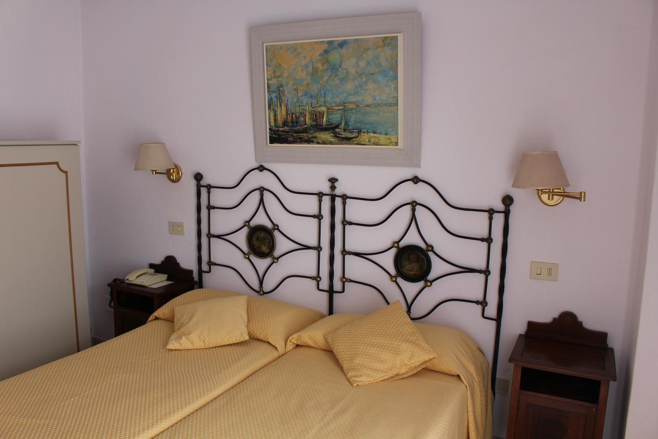 Hotel Villa Mora Giardini Naxos Exterior photo