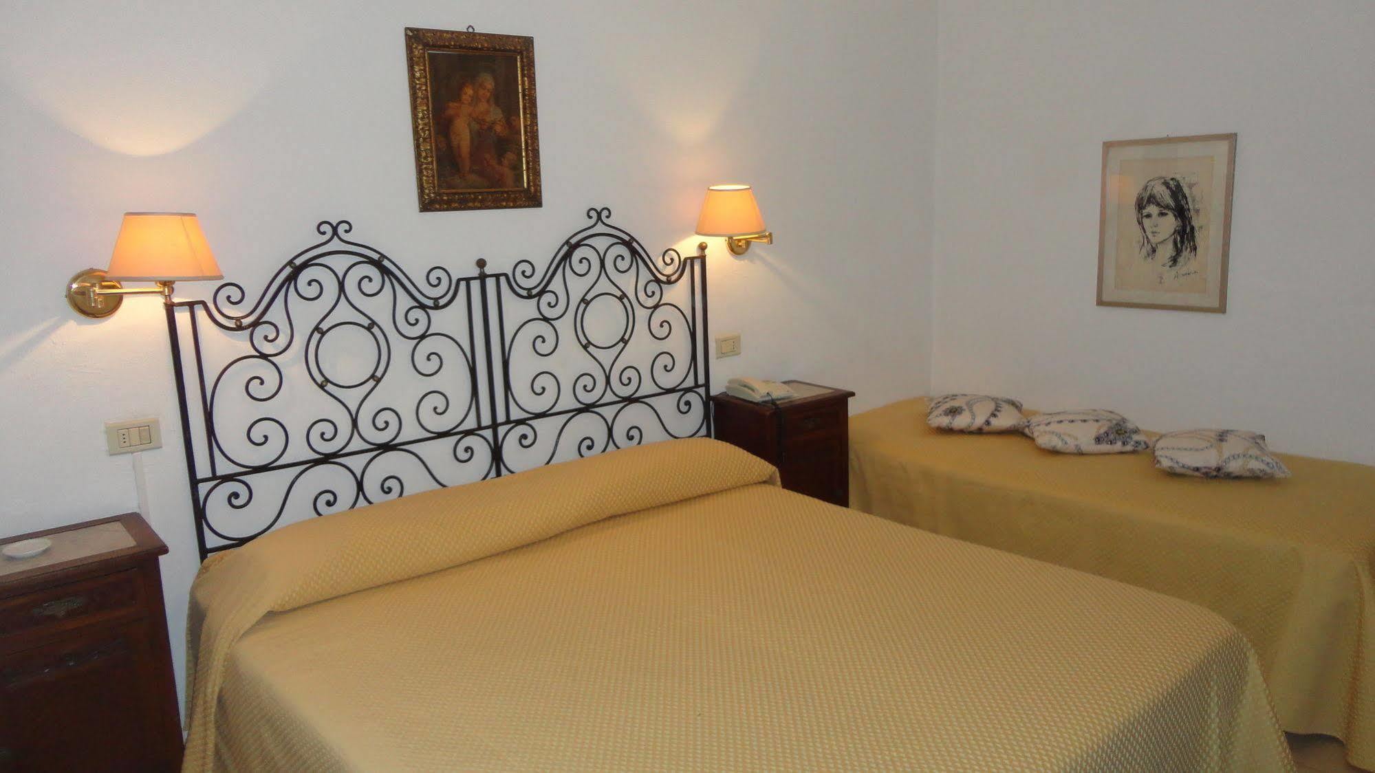 Hotel Villa Mora Giardini Naxos Exterior photo