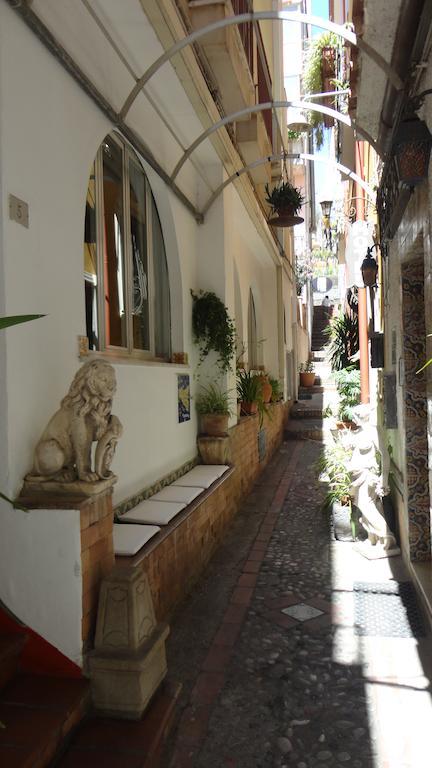 Hotel Villa Mora Giardini Naxos Exterior photo