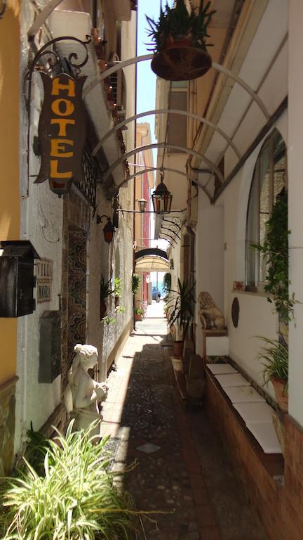 Hotel Villa Mora Giardini Naxos Exterior photo